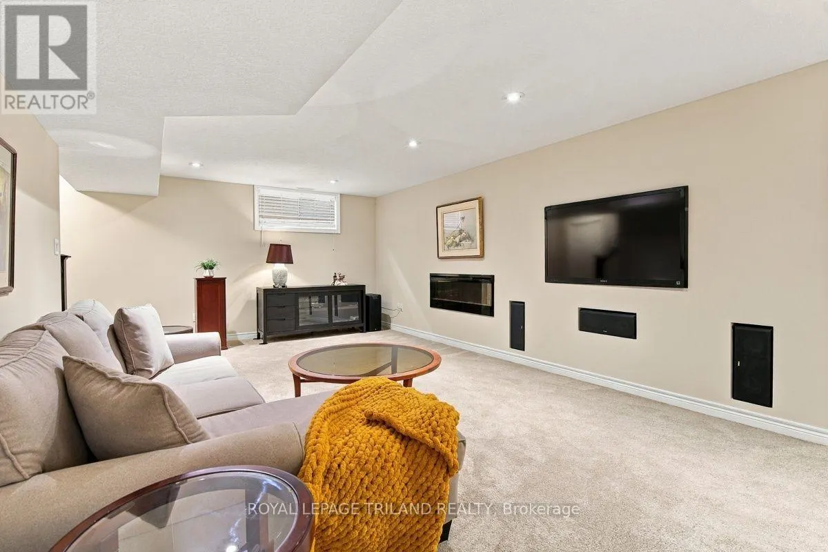 43 HICKORY LANE