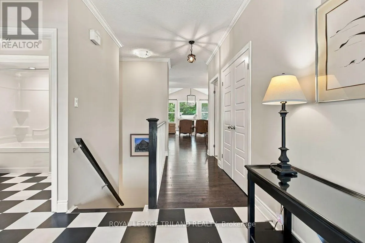 43 HICKORY LANE