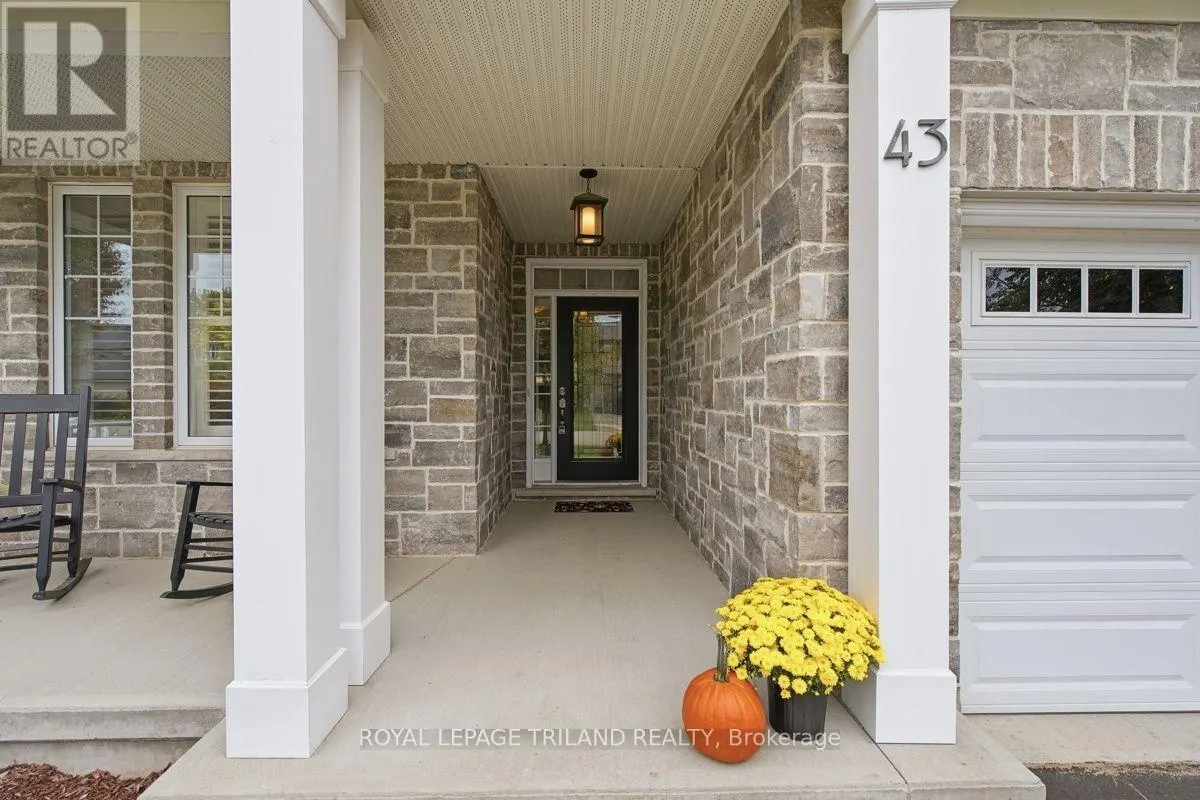 43 HICKORY LANE