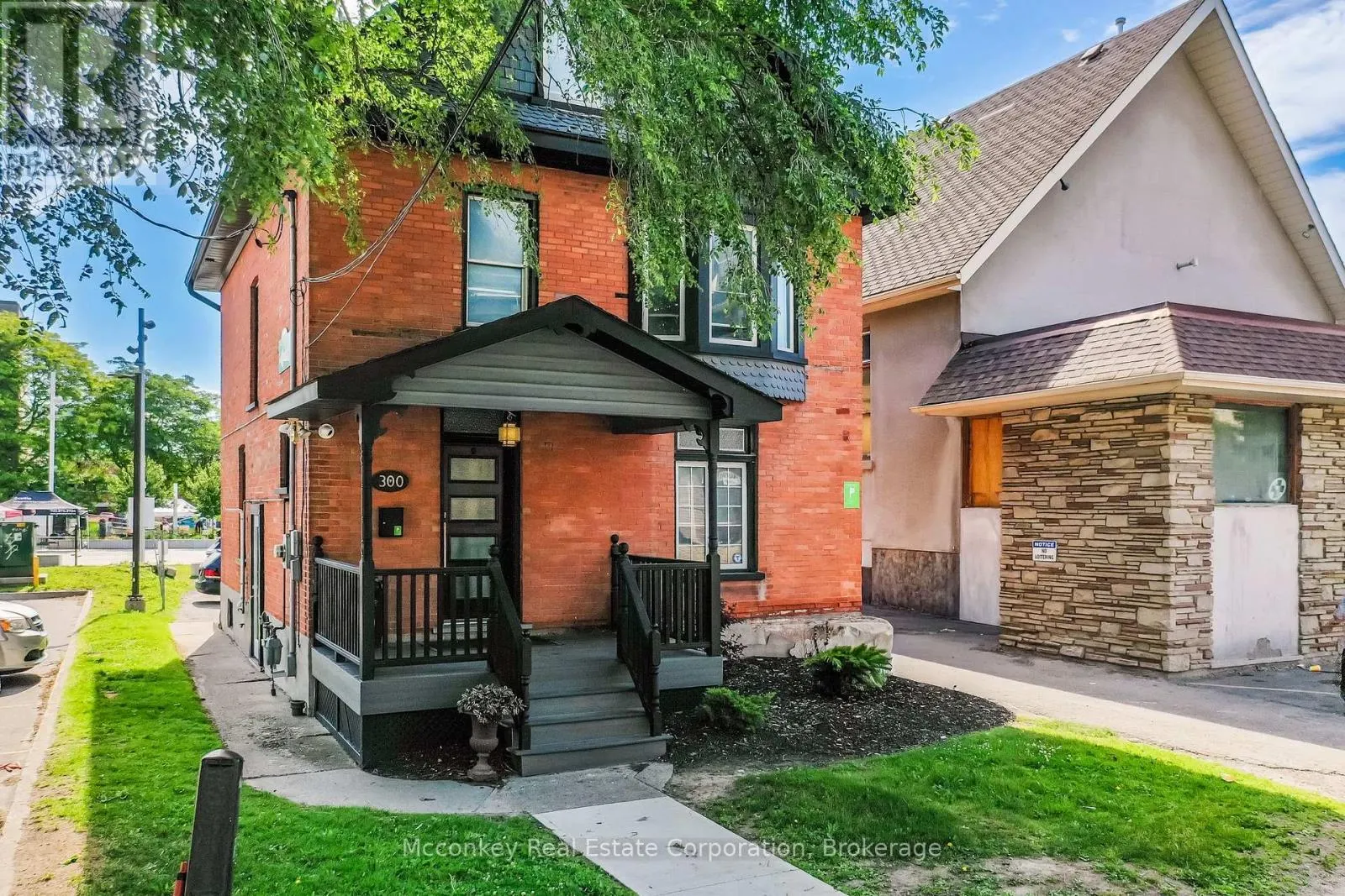 300 AYLMER STREET N