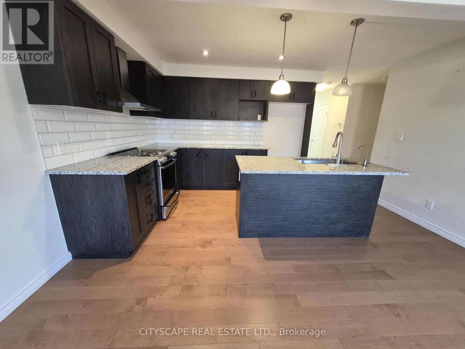 16 - 125 HOLLYBROOK TRAIL