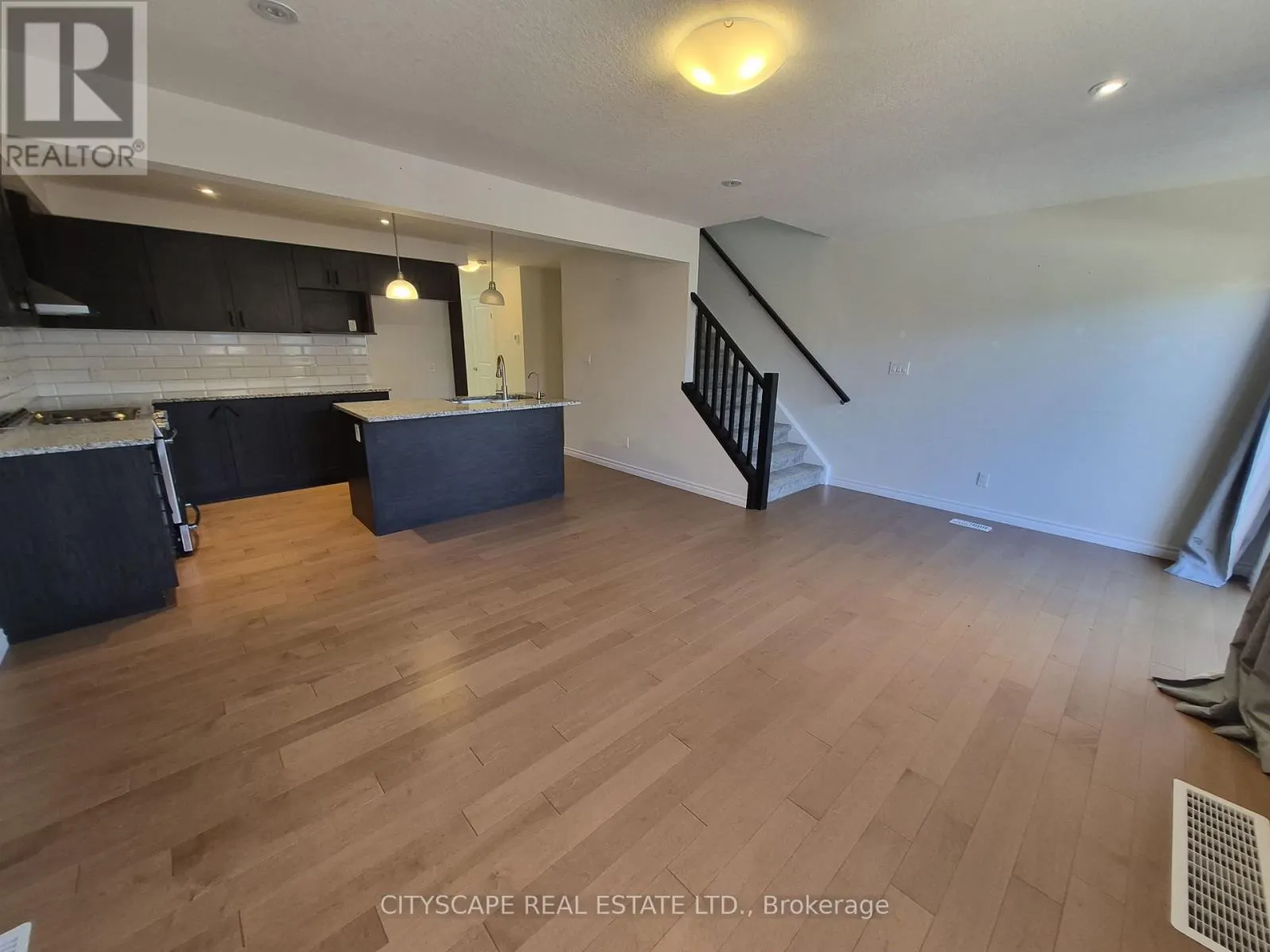 16 - 125 HOLLYBROOK TRAIL