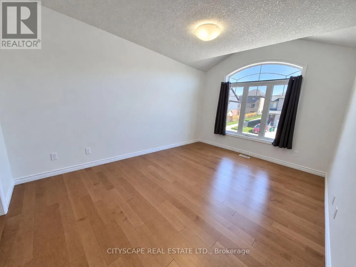 16 - 125 HOLLYBROOK TRAIL