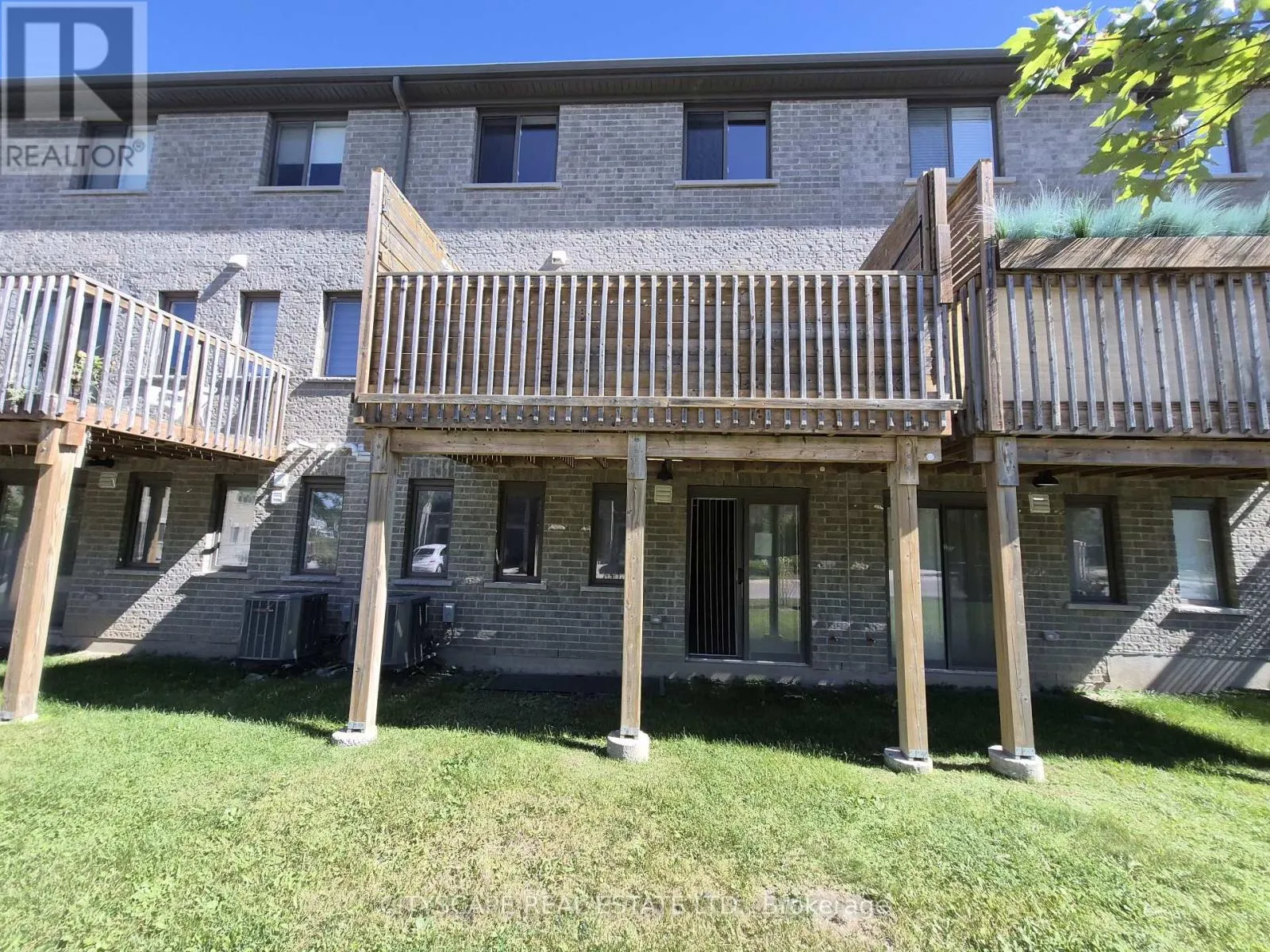 16 - 125 HOLLYBROOK TRAIL