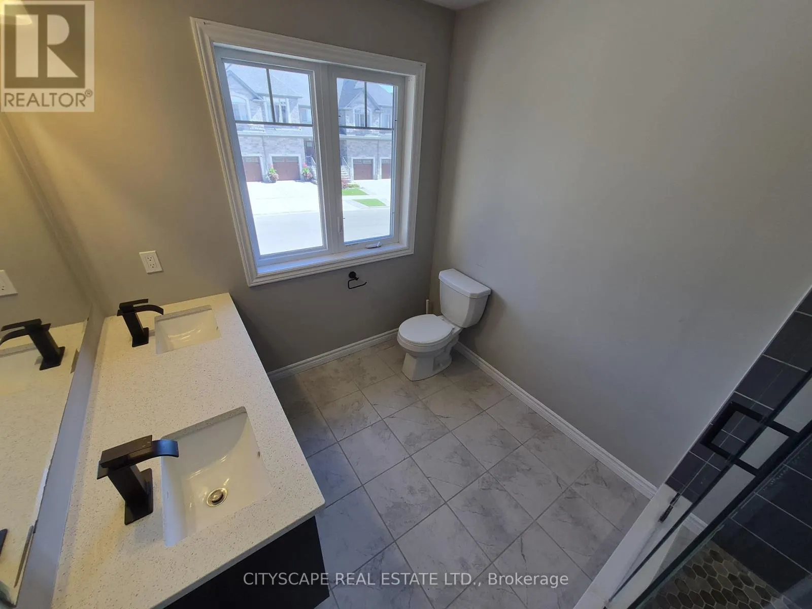 16 - 125 HOLLYBROOK TRAIL