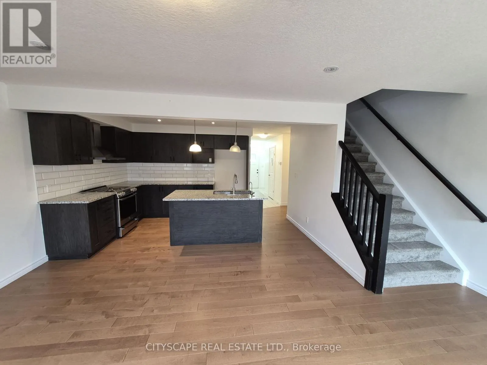 16 - 125 HOLLYBROOK TRAIL