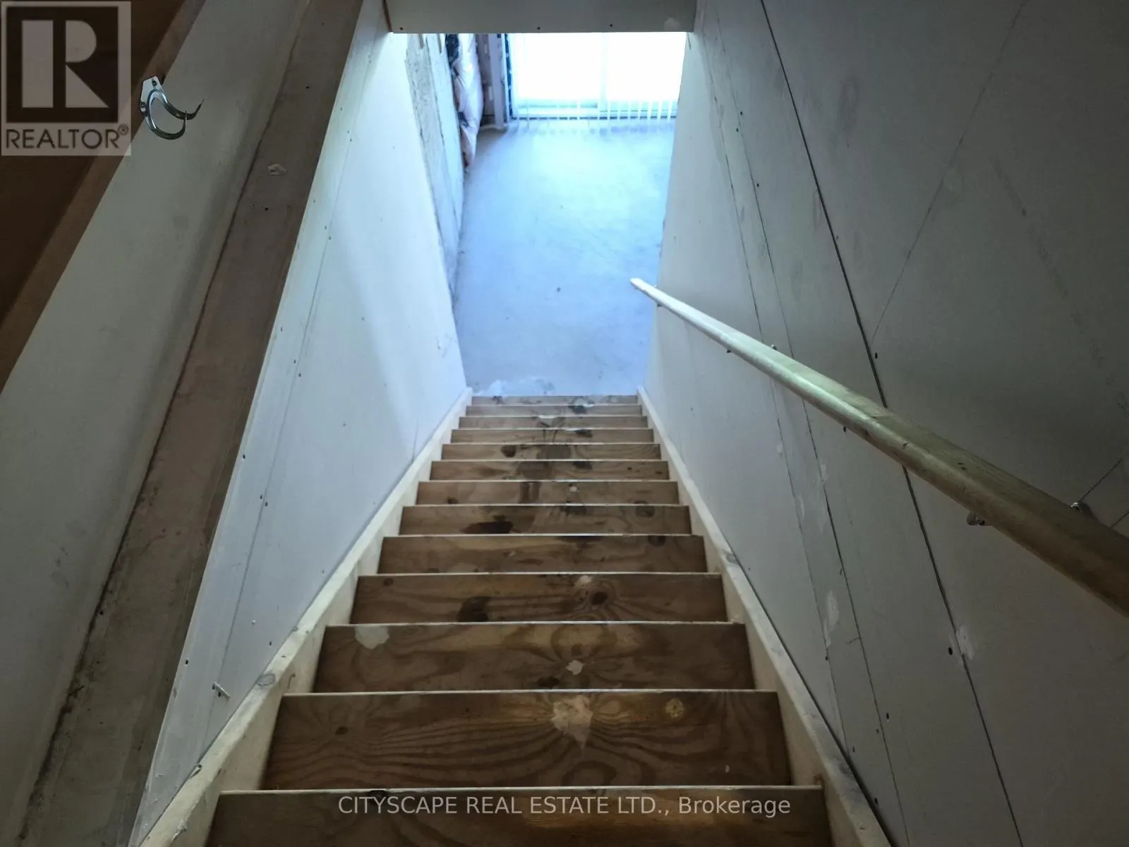 16 - 125 HOLLYBROOK TRAIL