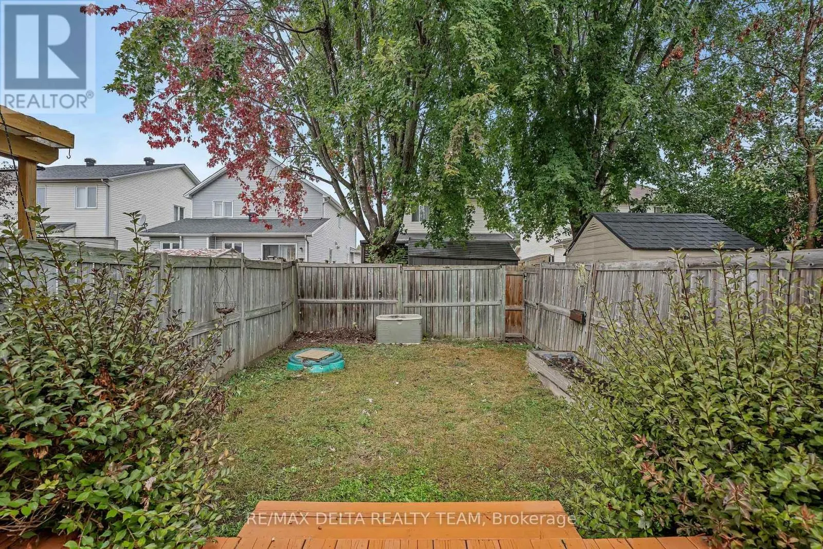 858 COMO CRESCENT