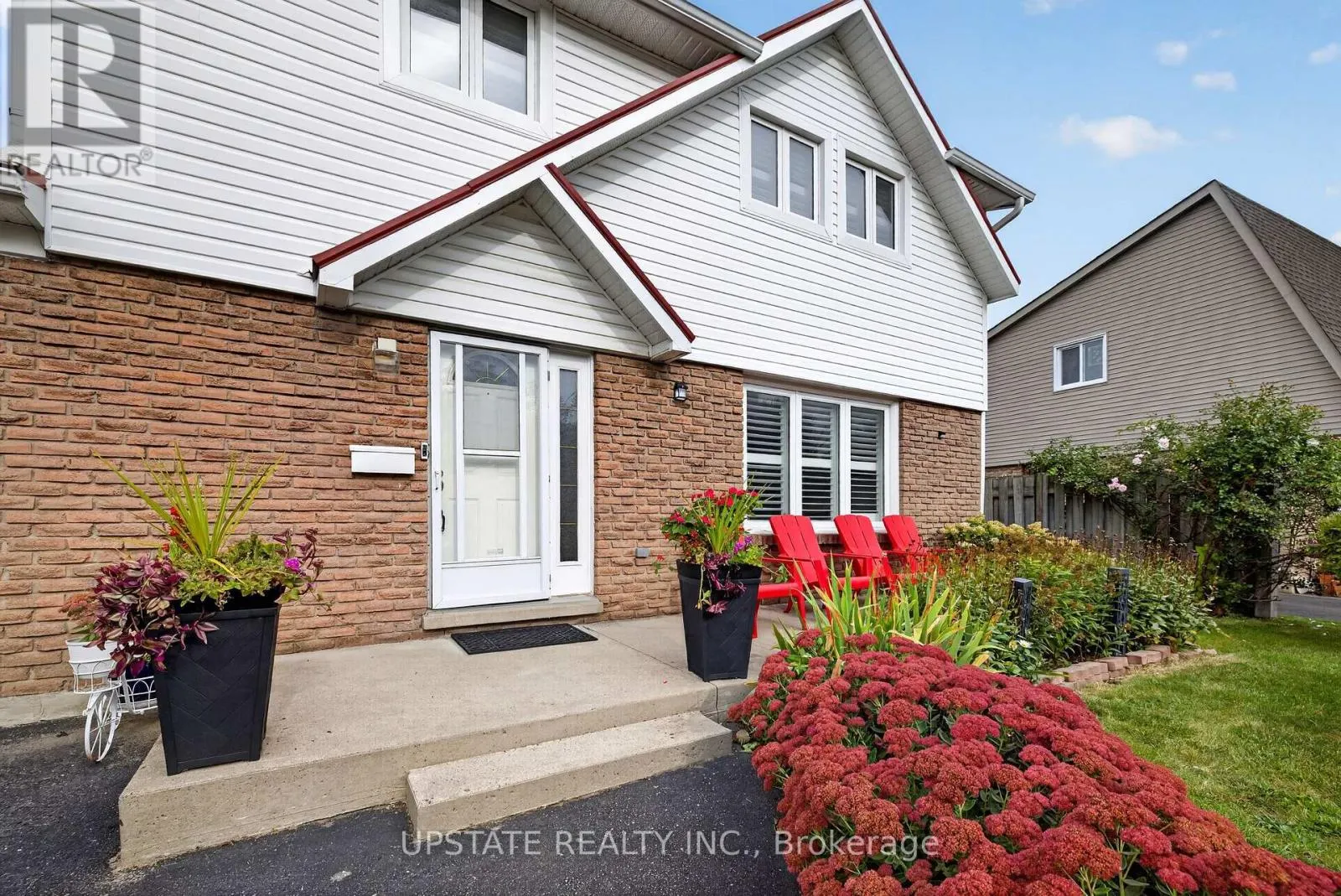 221 CEDARWOODS CRESCENT