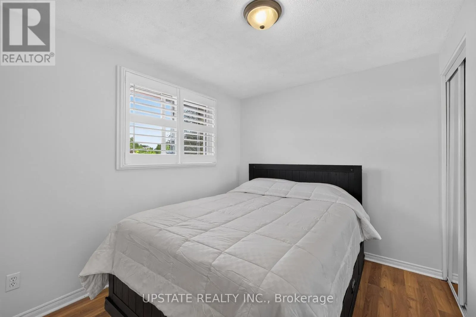 221 CEDARWOODS CRESCENT