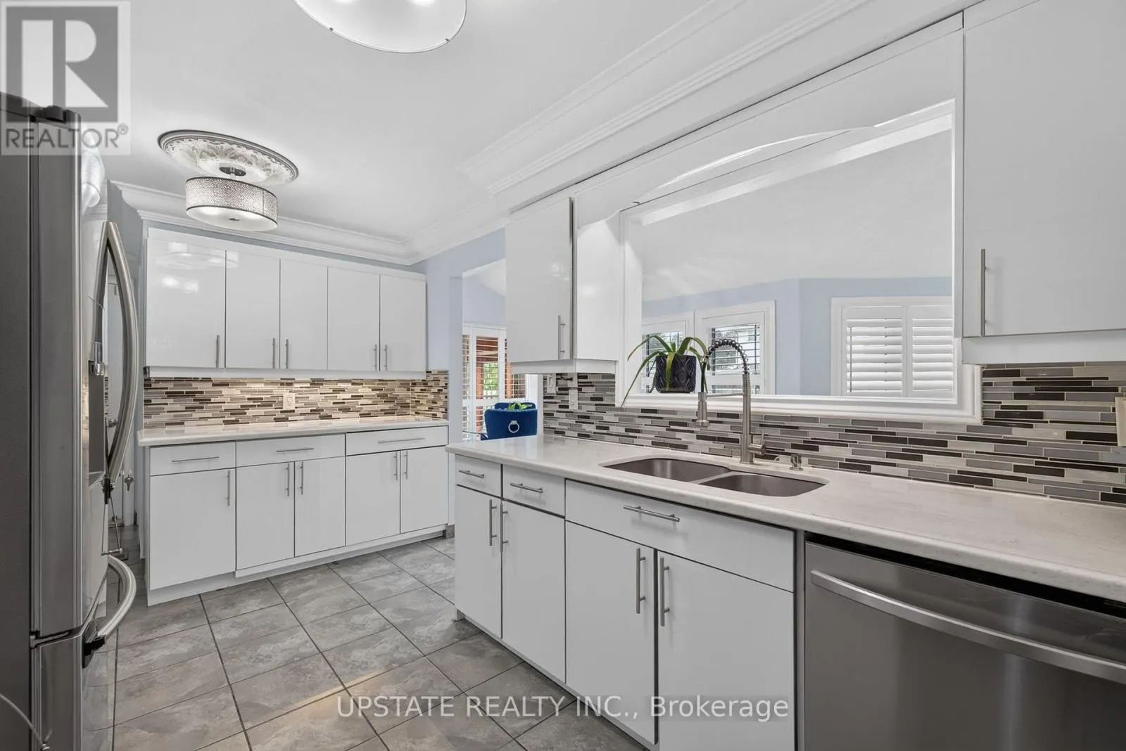 221 CEDARWOODS CRESCENT