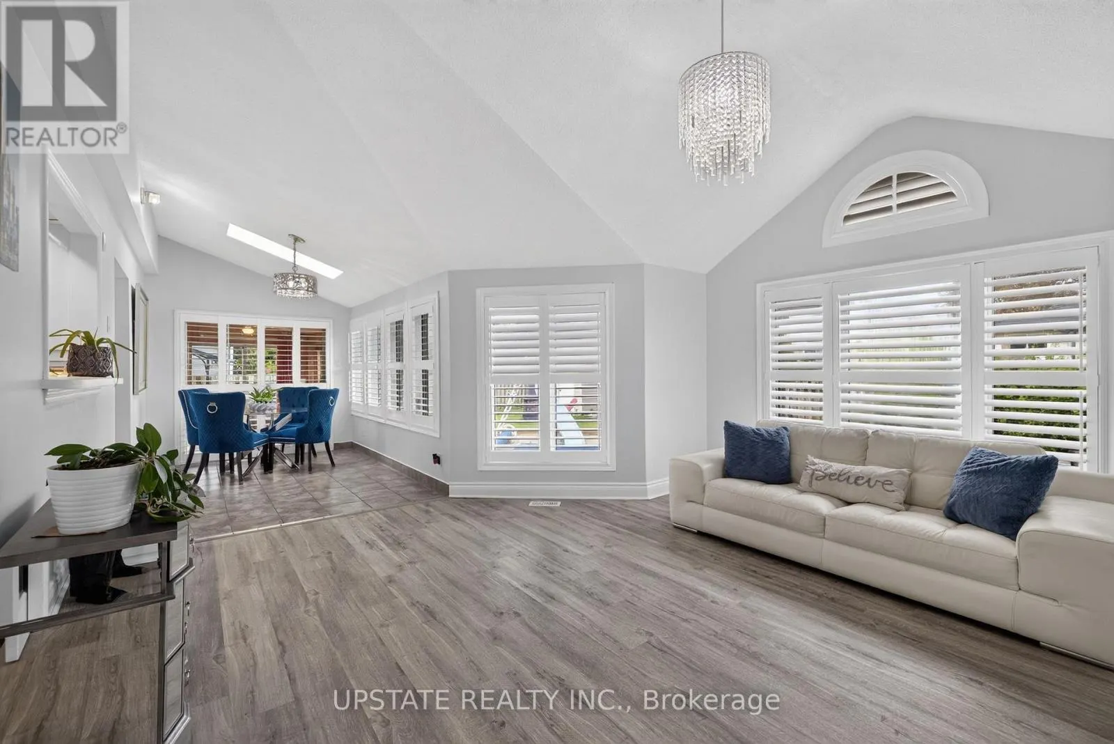 221 CEDARWOODS CRESCENT