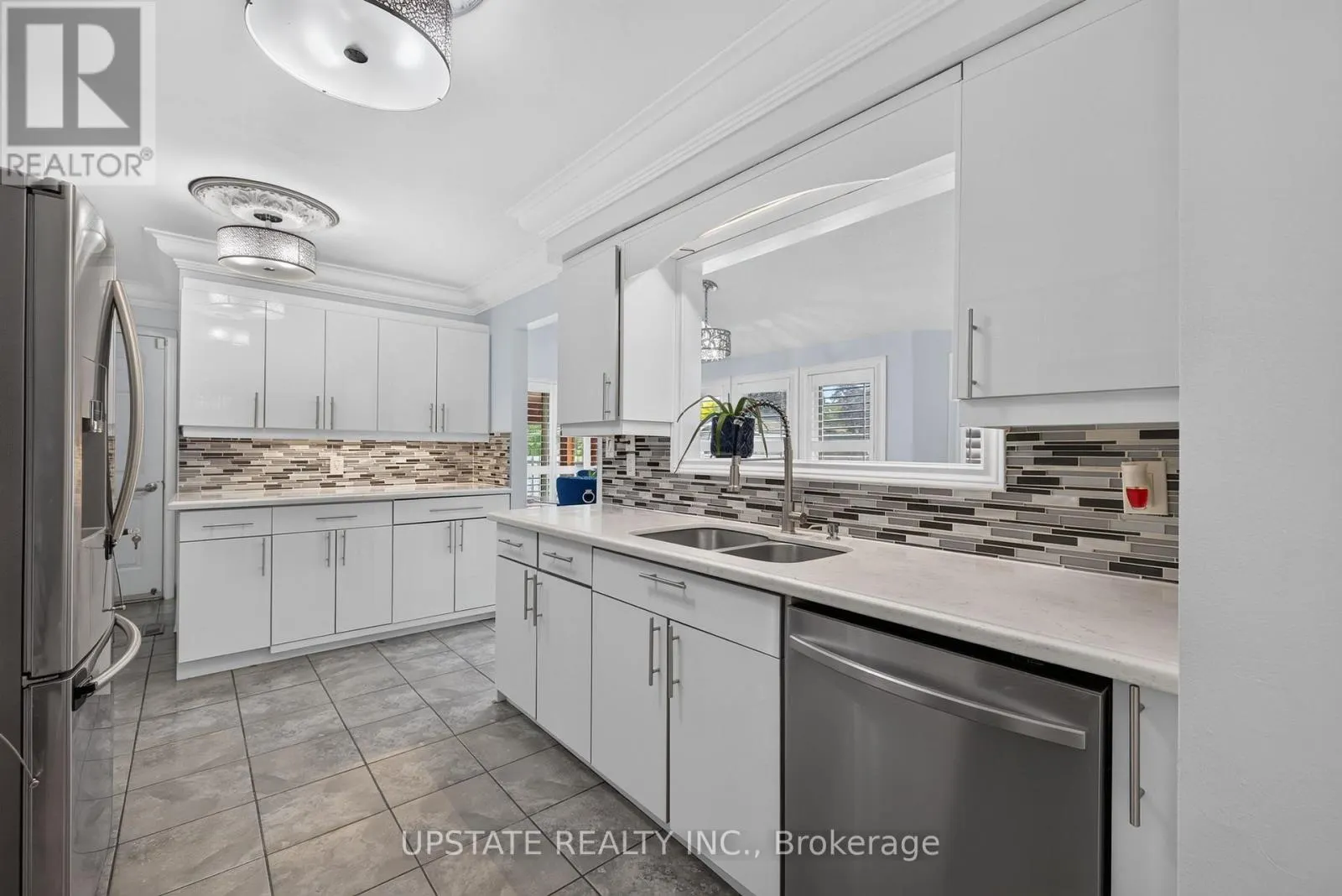 221 CEDARWOODS CRESCENT