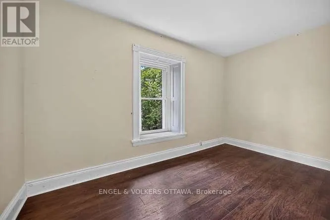 716 KING STREET W