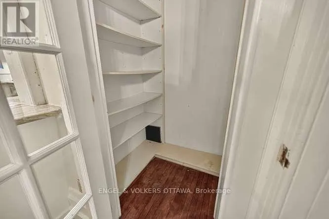 716 KING STREET W