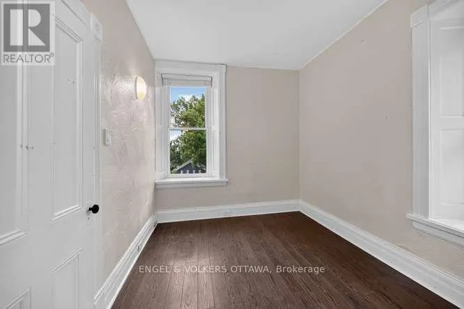 716 KING STREET W