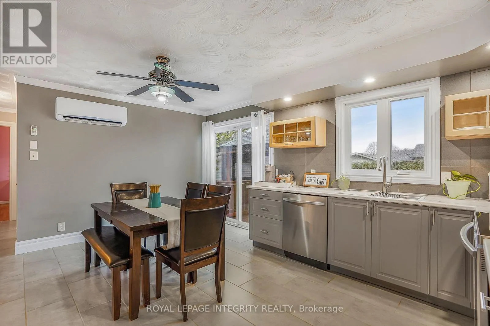 84 LALANDE CRESCENT