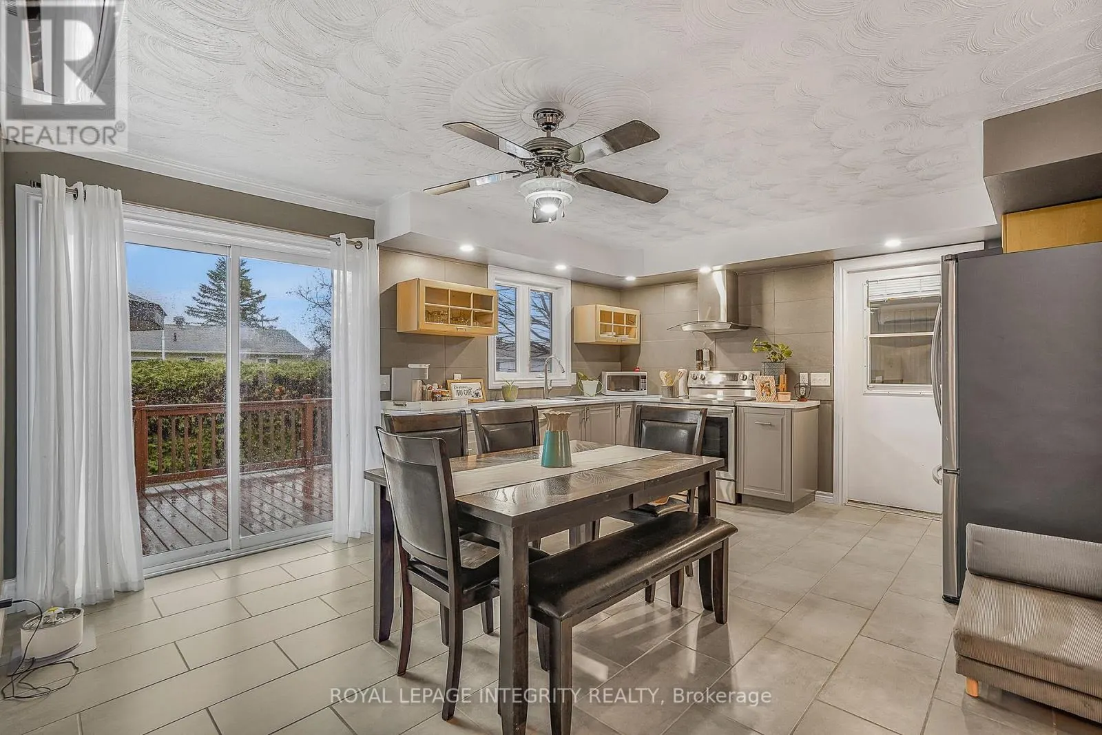 84 LALANDE CRESCENT