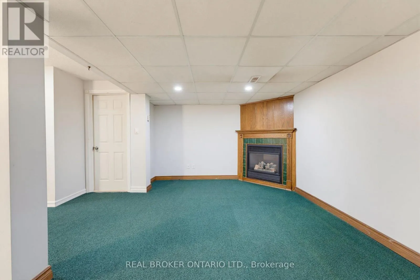 7877 CANBOROUGH ROAD