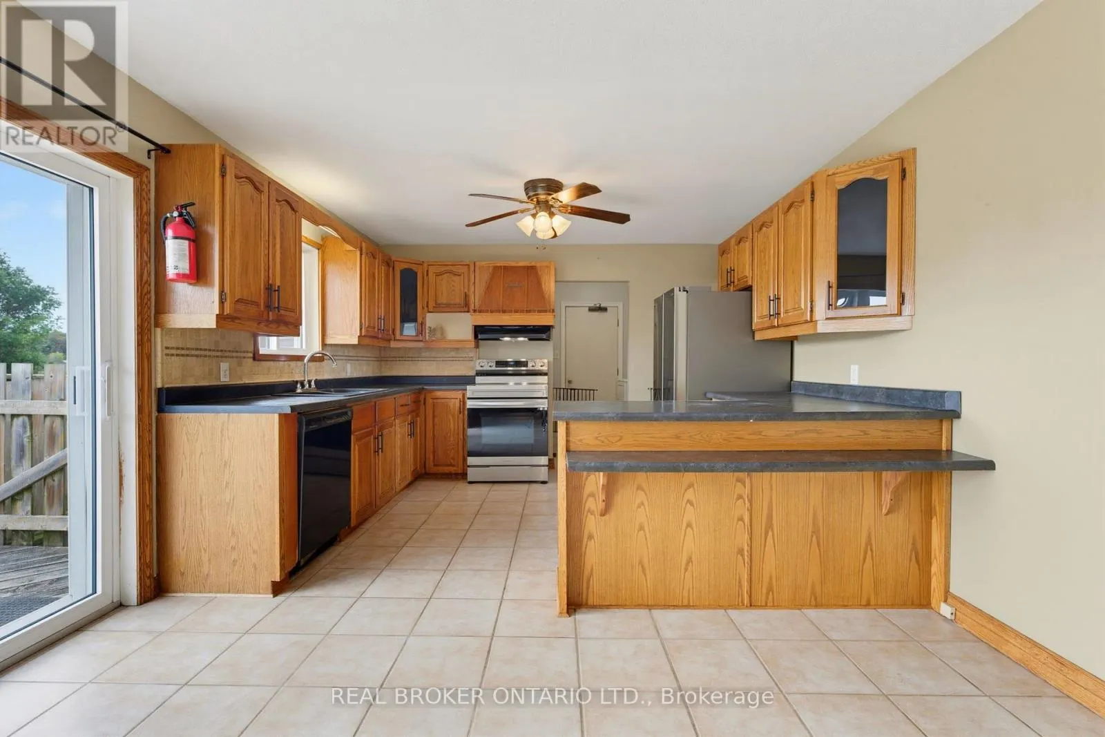 7877 CANBOROUGH ROAD
