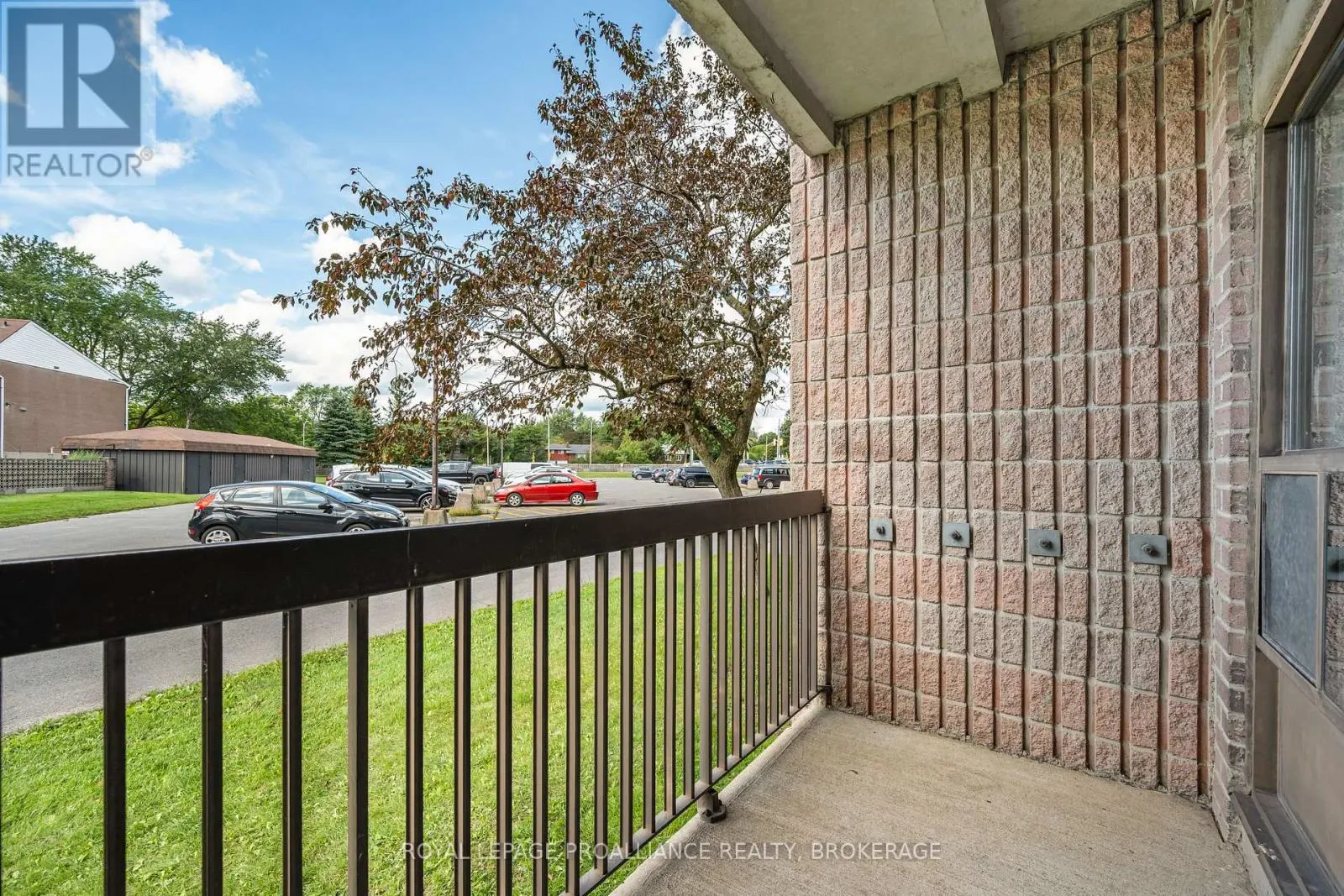 112 - 17 ELDON HALL PLACE #112