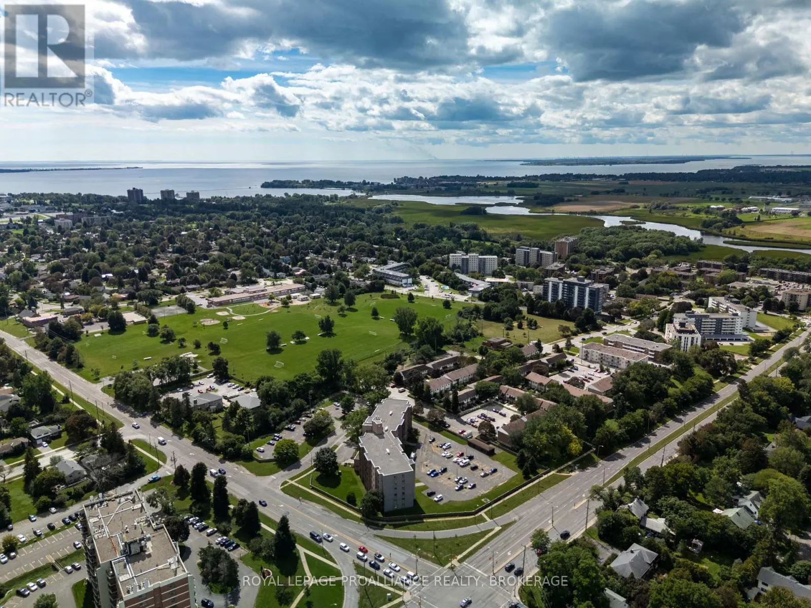 112 - 17 ELDON HALL PLACE #112