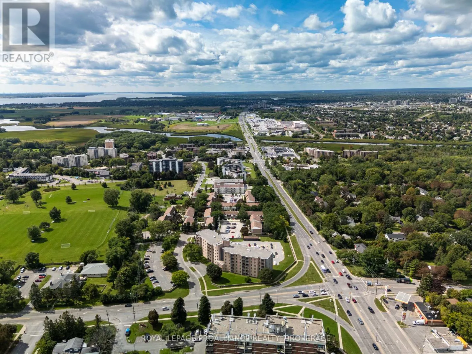 112 - 17 ELDON HALL PLACE #112