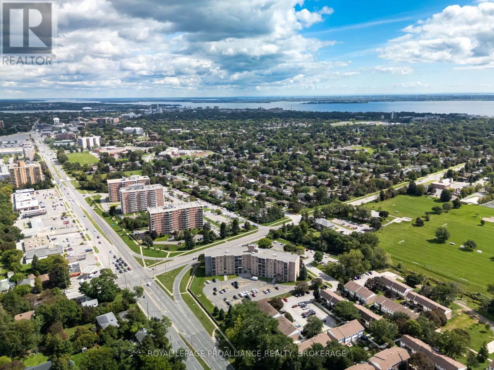 112 - 17 ELDON HALL PLACE #112