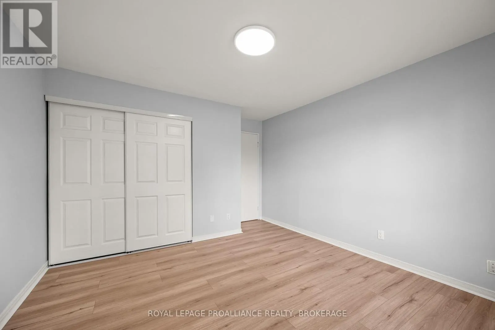 112 - 17 ELDON HALL PLACE #112