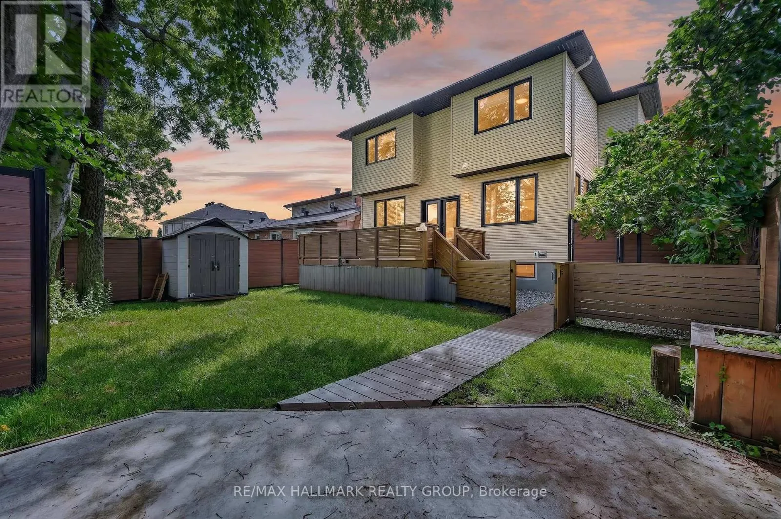 1559 QUEENSDALE AVENUE