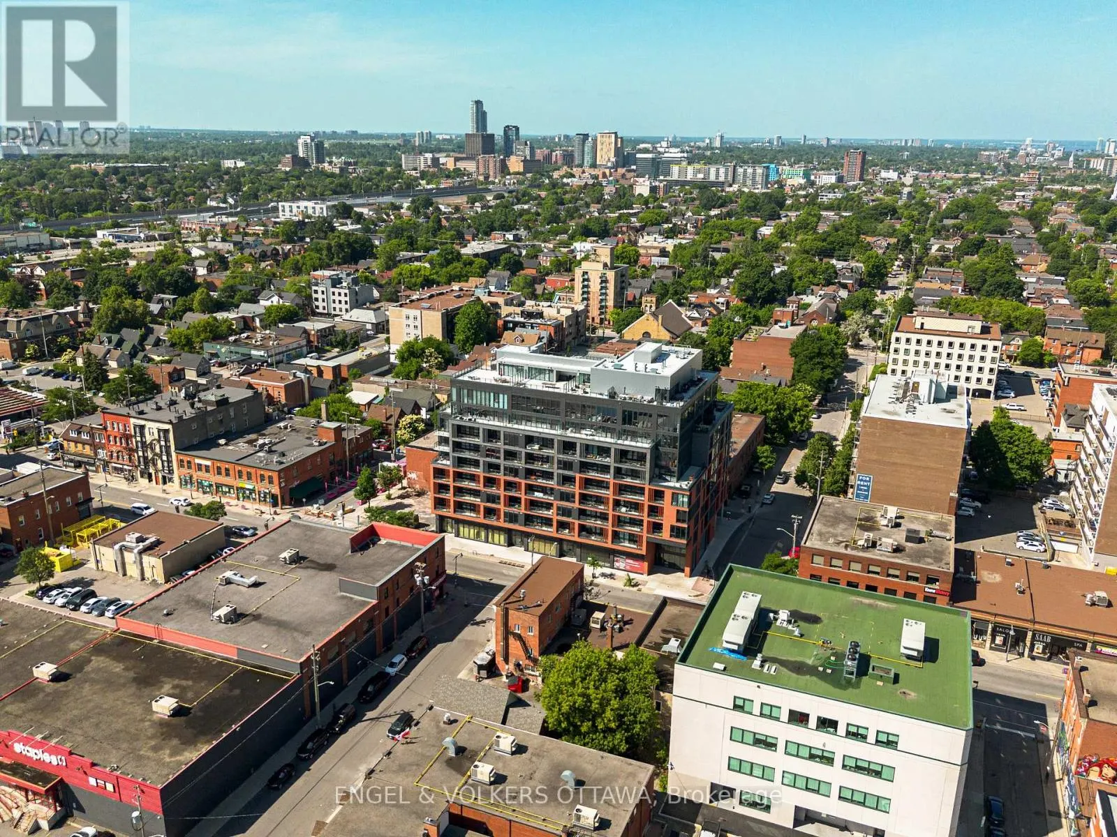 405 - 10 JAMES STREET
