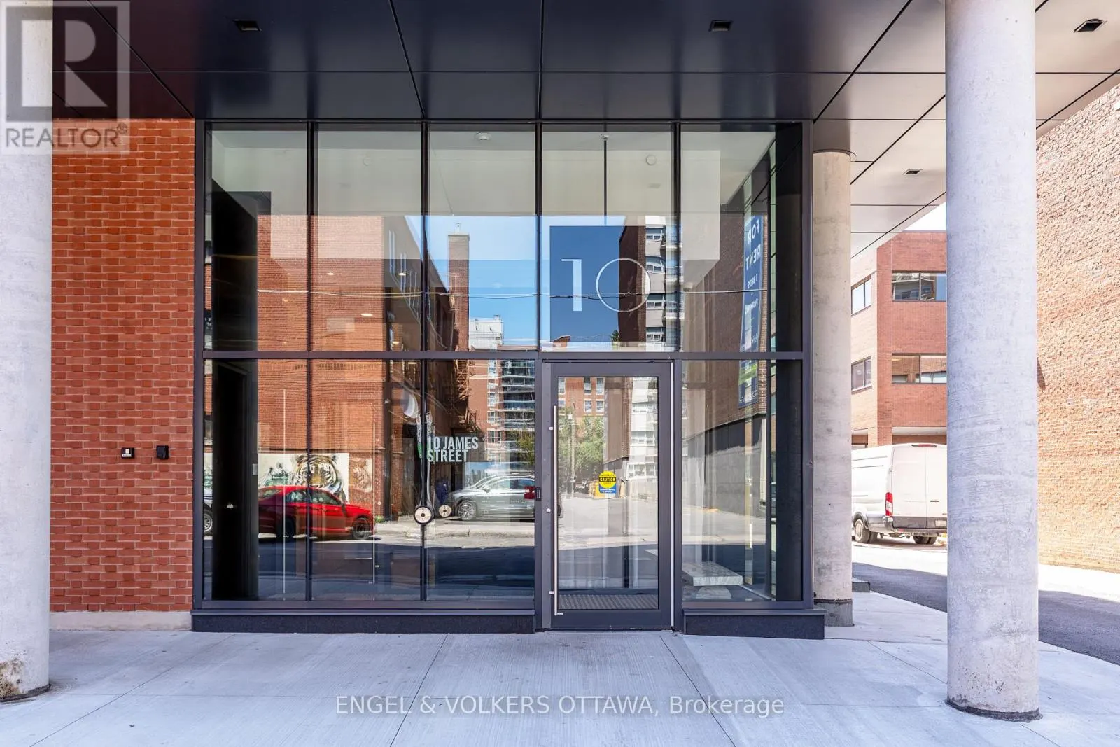 709 - 10 JAMES STREET