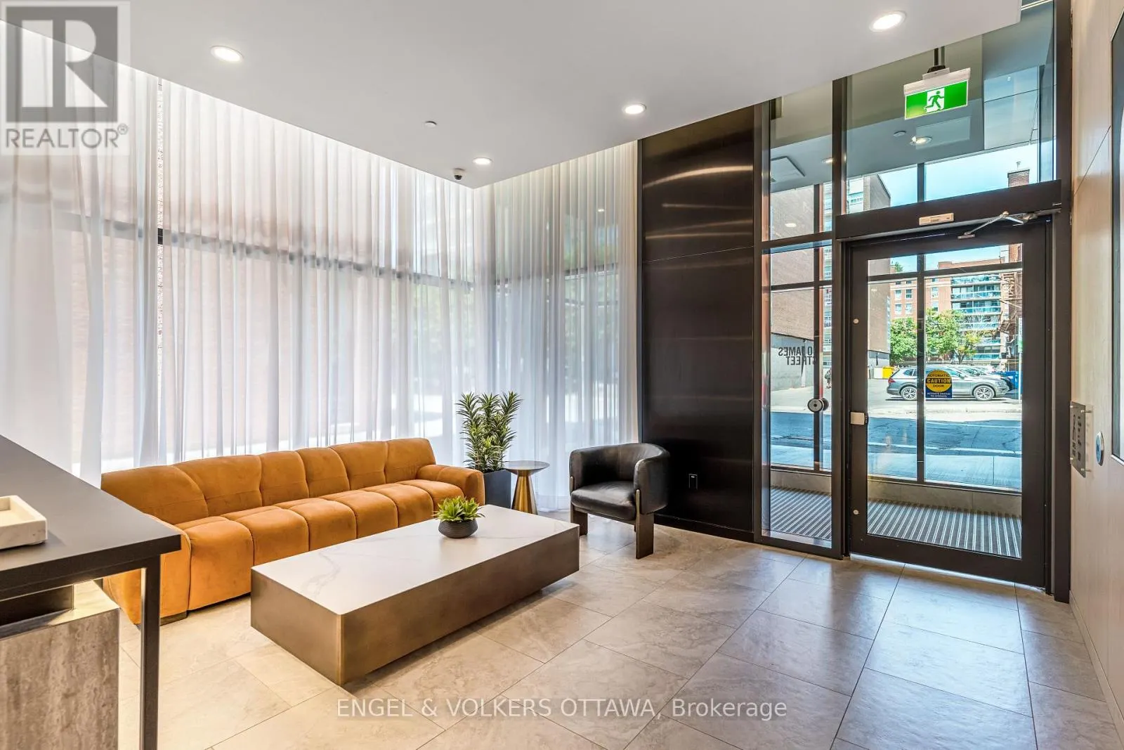 709 - 10 JAMES STREET