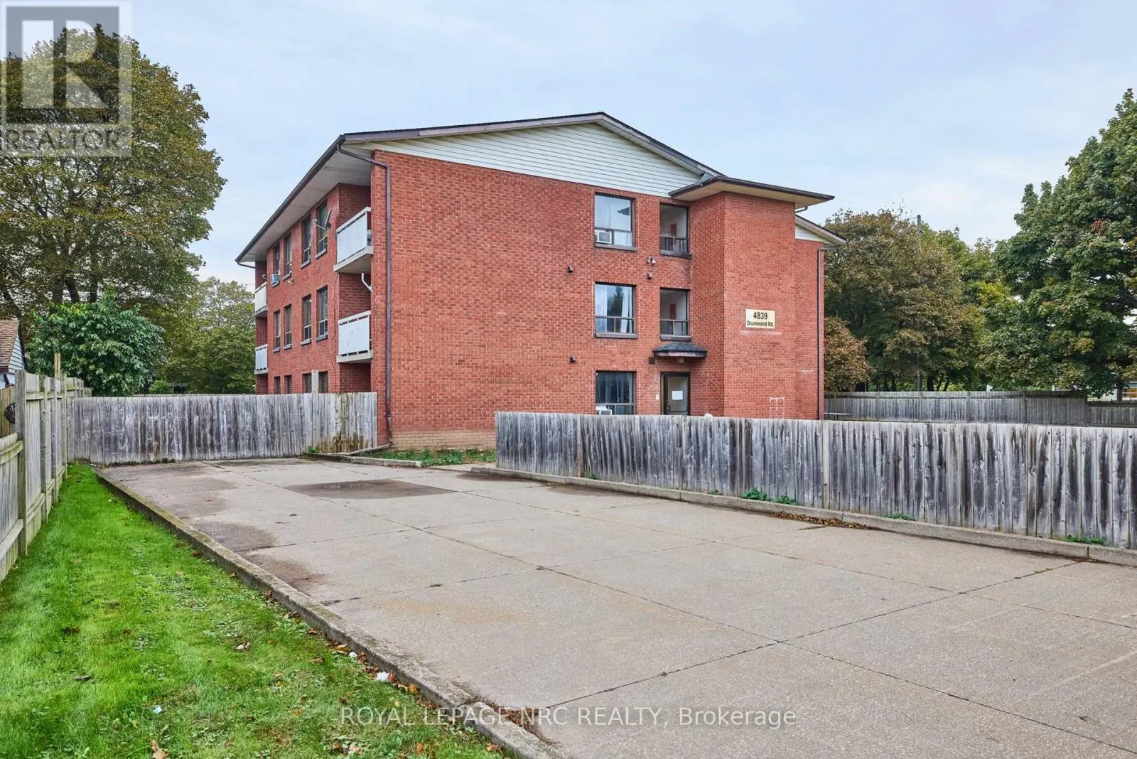 11 - 4839 DRUMMOND ROAD #11
