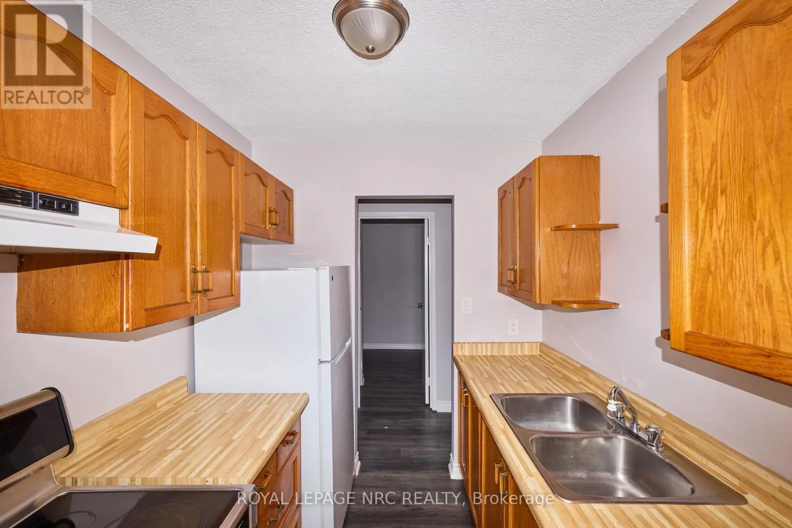 11 - 4839 DRUMMOND ROAD #11