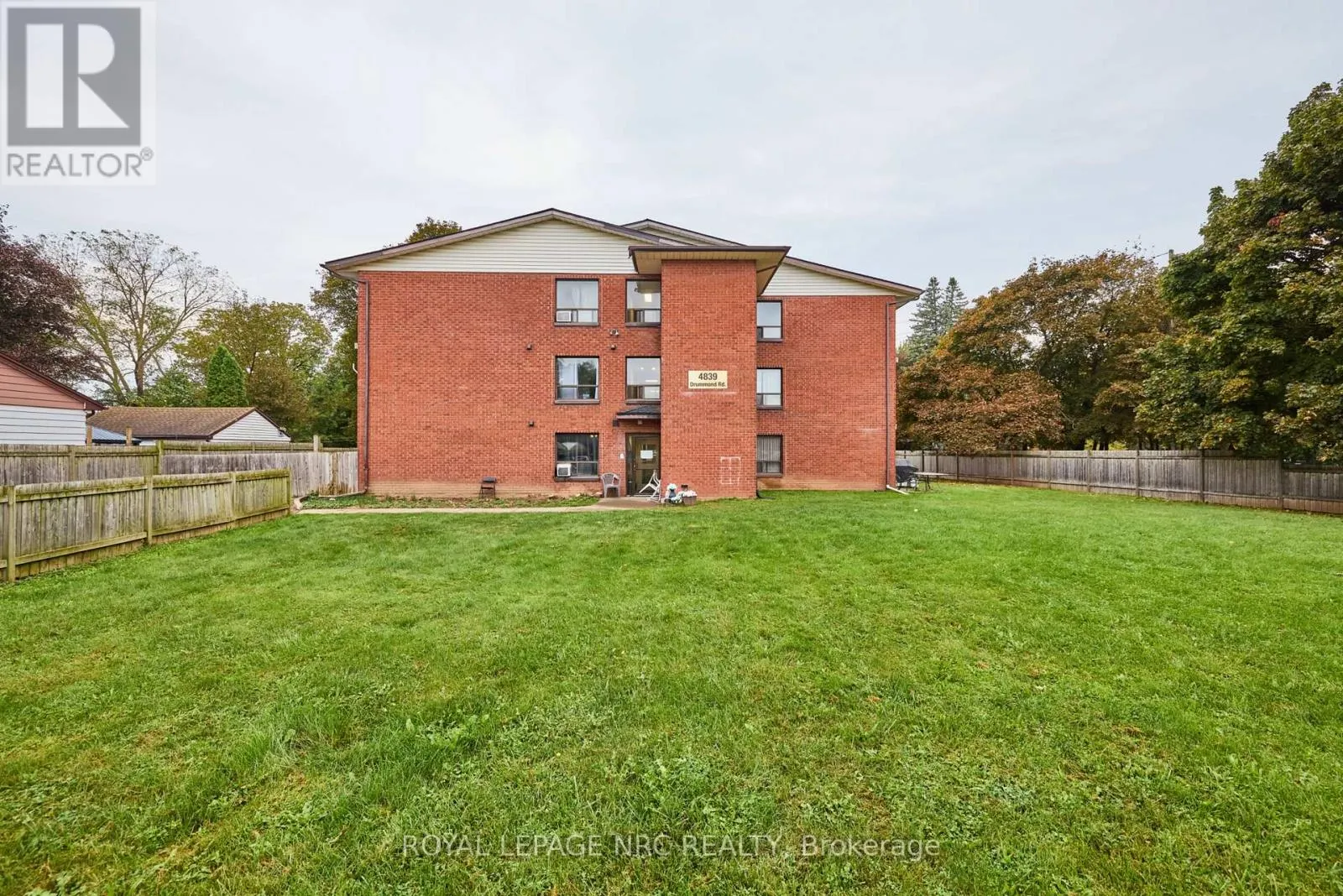11 - 4839 DRUMMOND ROAD #11