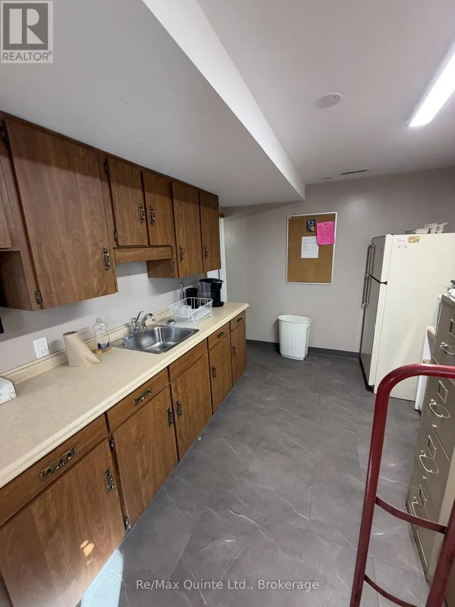 425 BELLEVUE DRIVE