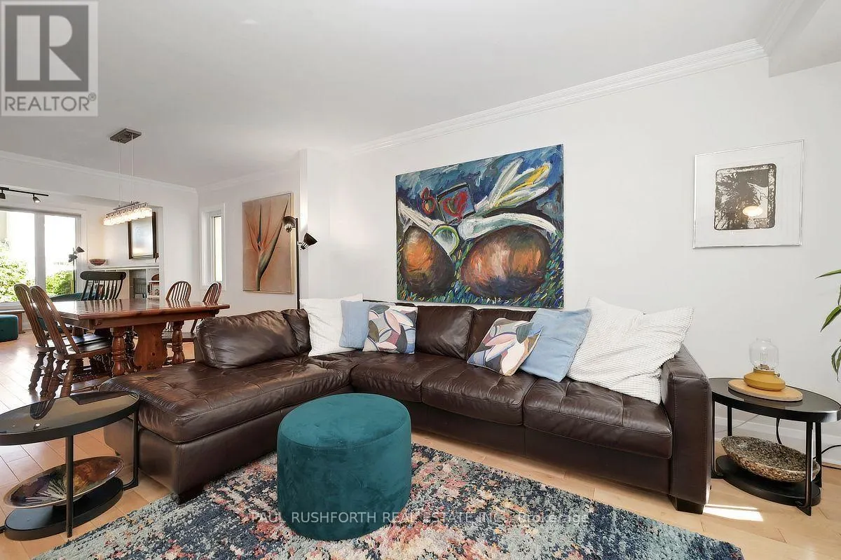 11 AVONHURST AVENUE