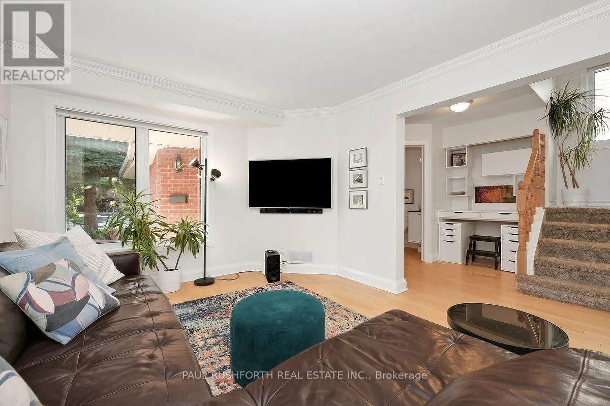 11 AVONHURST AVENUE
