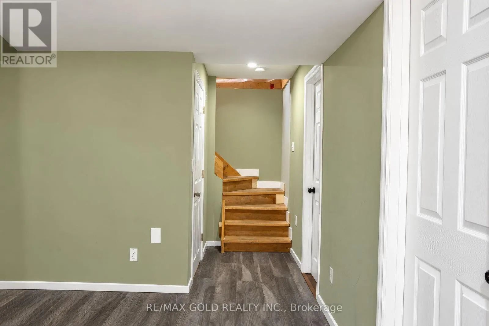 31 MELINDA STREET W