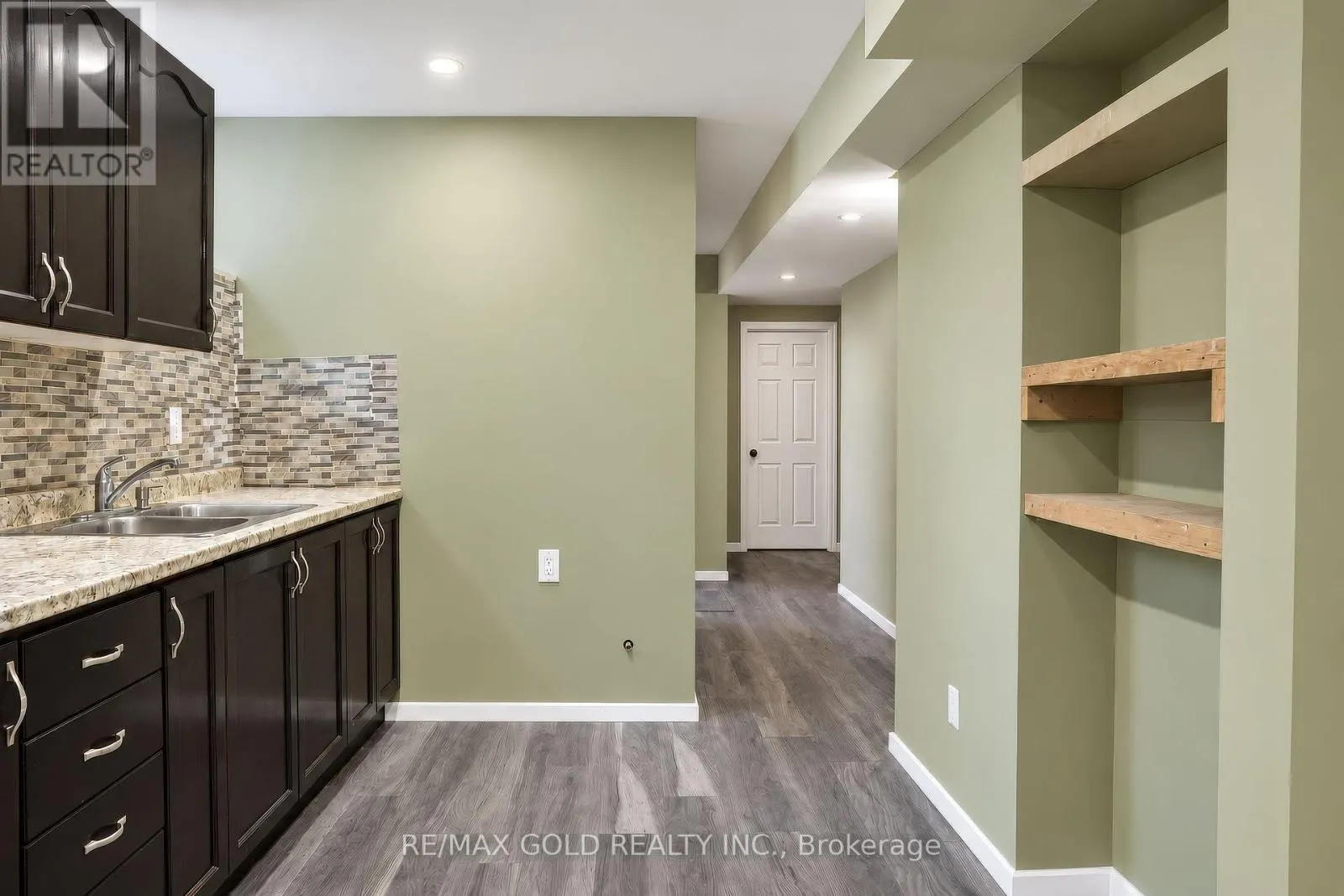 31 MELINDA STREET W