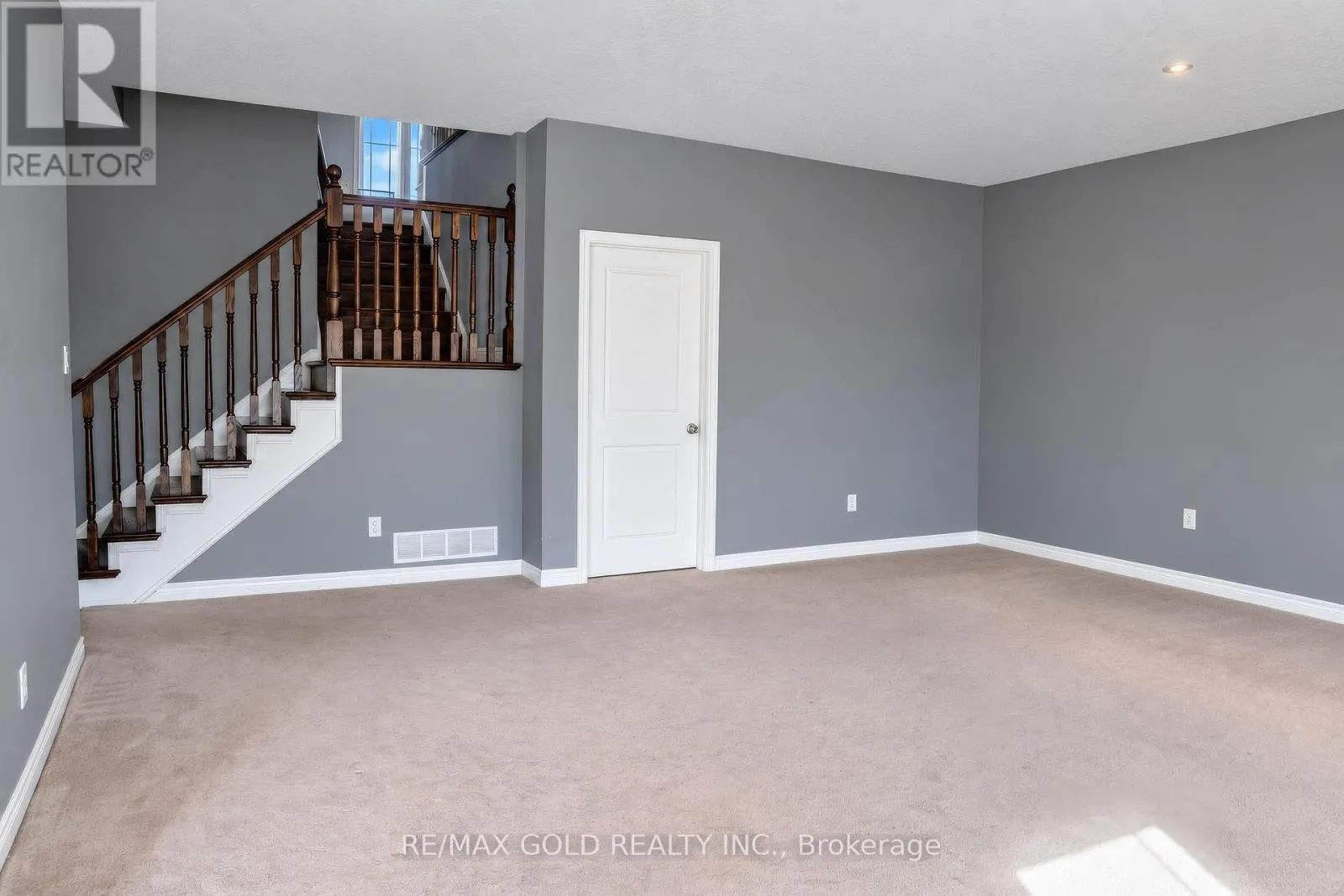 31 MELINDA STREET W