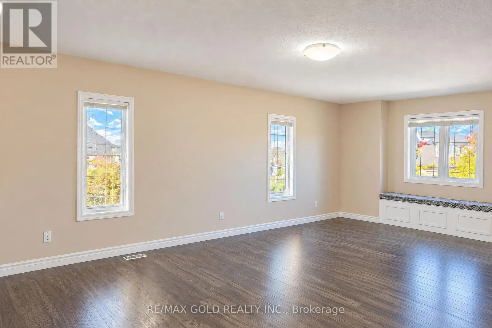 31 MELINDA STREET W