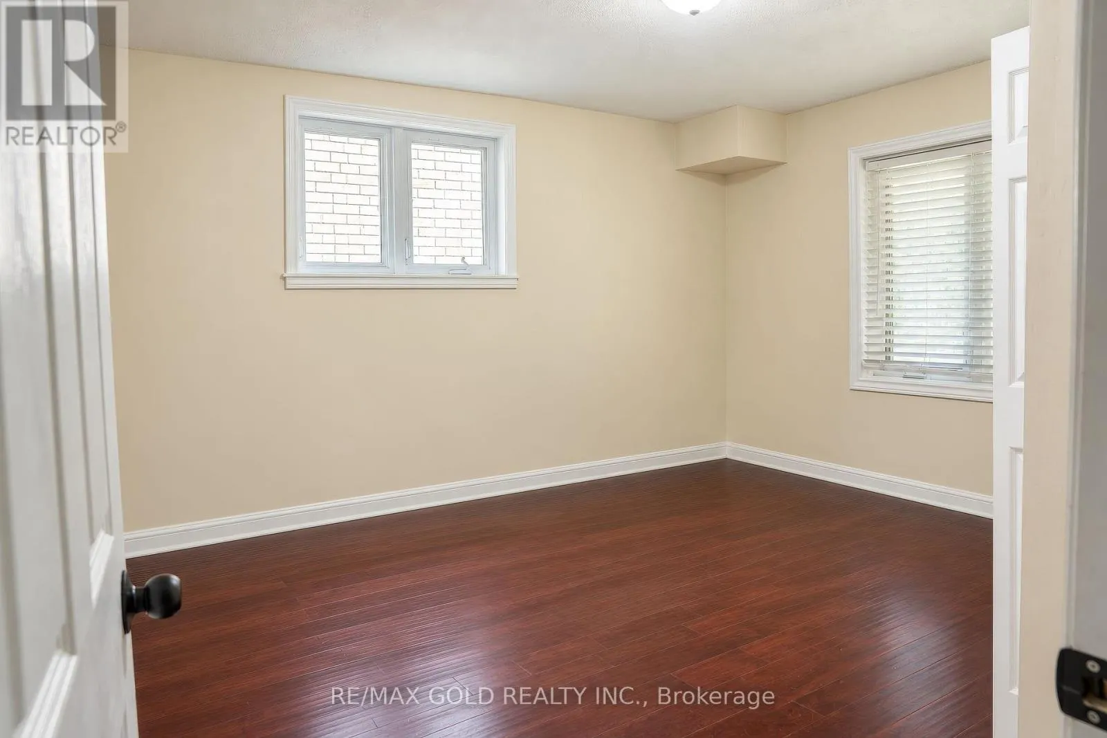 31 MELINDA STREET W