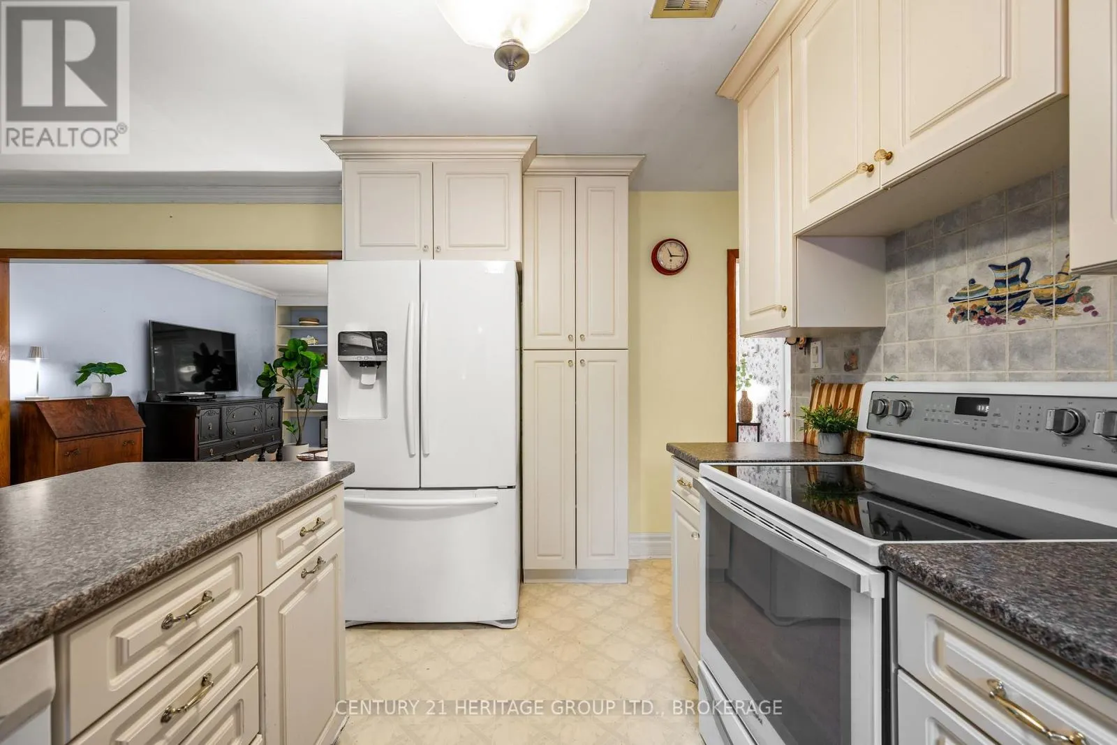 413 MAPLE RIDGE DRIVE