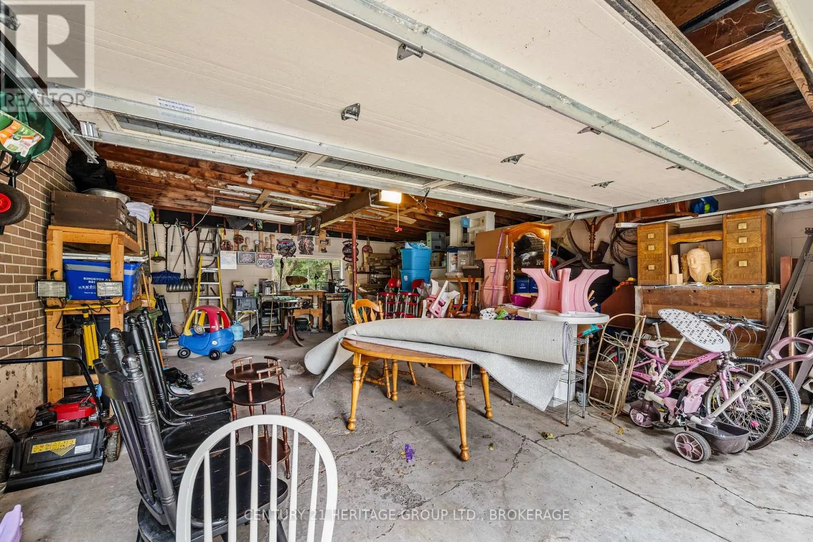 413 MAPLE RIDGE DRIVE