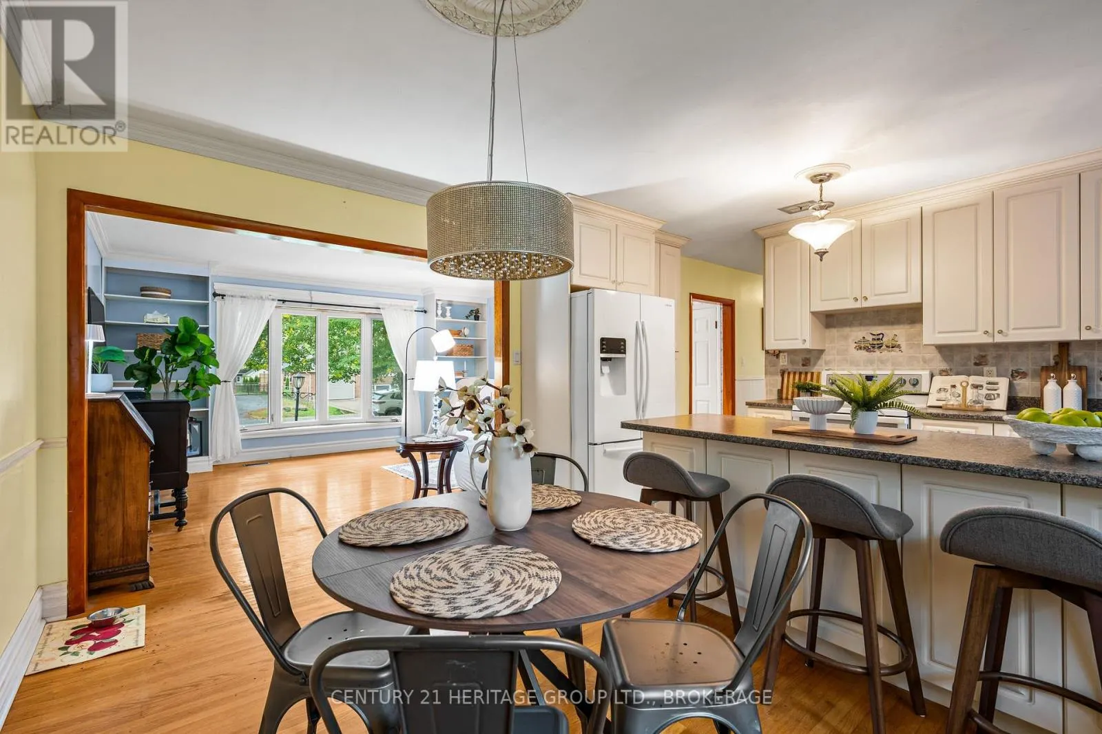 413 MAPLE RIDGE DRIVE