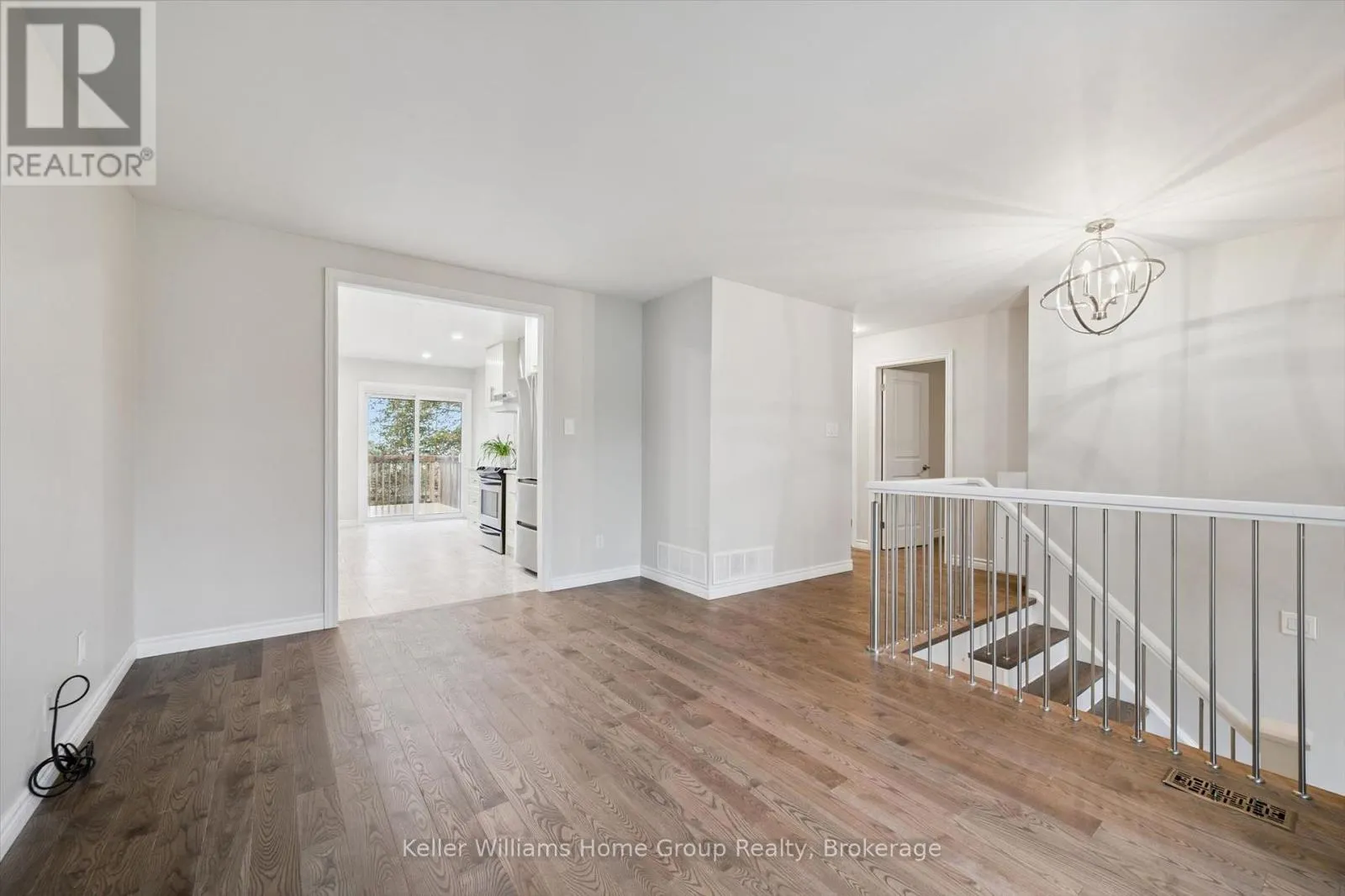 497 FORFAR STREET E