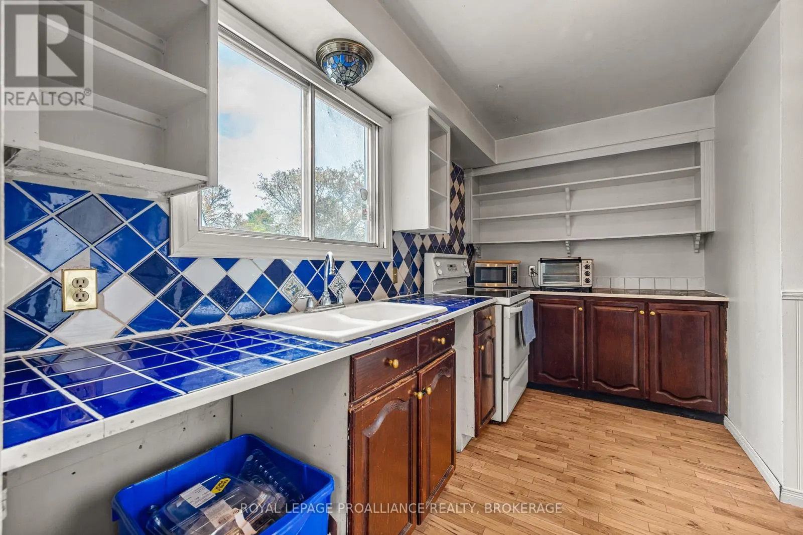 42 WYCLIFFE CRESCENT