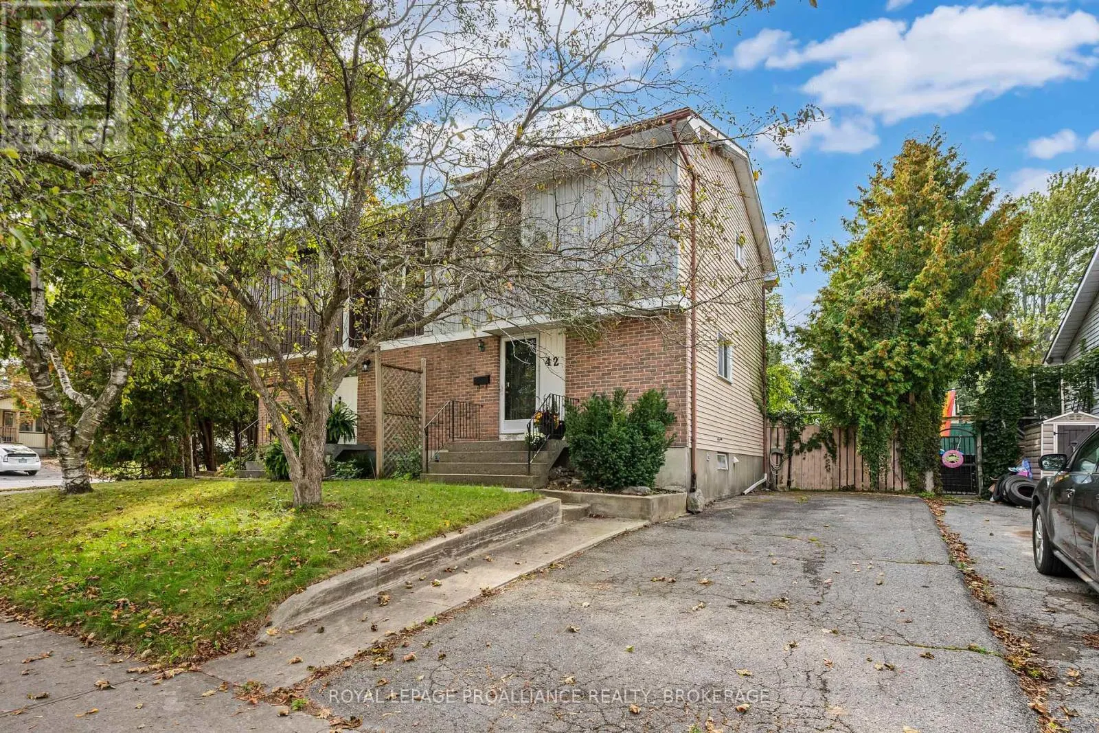 42 WYCLIFFE CRESCENT